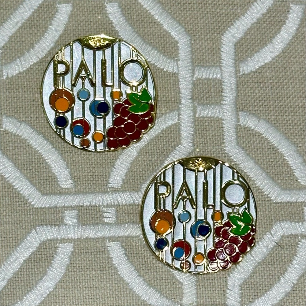 Palo Enamel Pins with Grapes Design